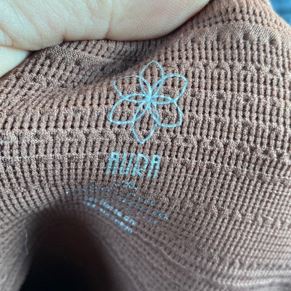 NWT Aura beautiful bodycon stretchy dress with beautiful ruching.Open sexy back - Picture 8 of 9